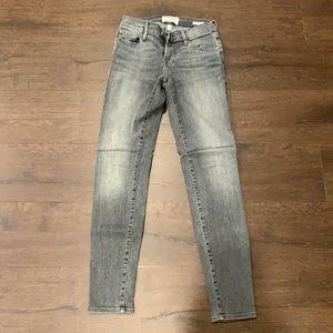 Frame Le Skinny de Jeanne Size 24